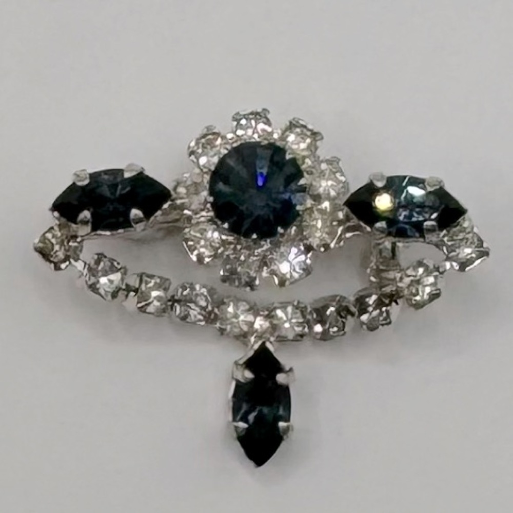VINTAGE Crystal Dangle Brooch - Picture 6 of 12